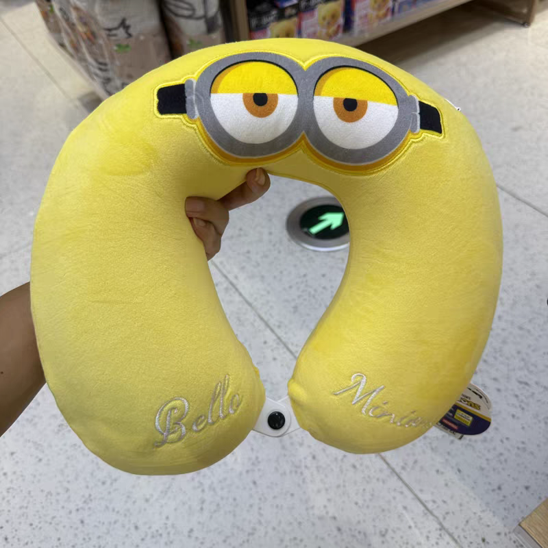 Universal Studios Minions Memo - Neck Pillow Memory Foam のレビューと価格