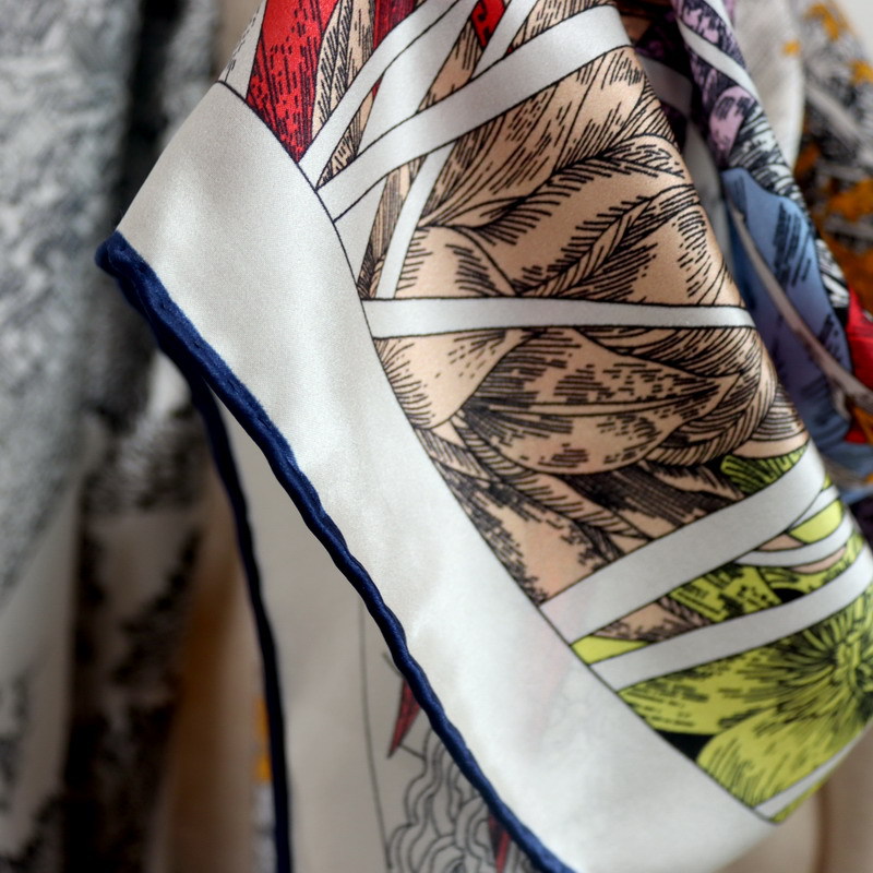 110CM Silk Scarf Luxury Hand R - Travel Accessories Neck のレビューと価格