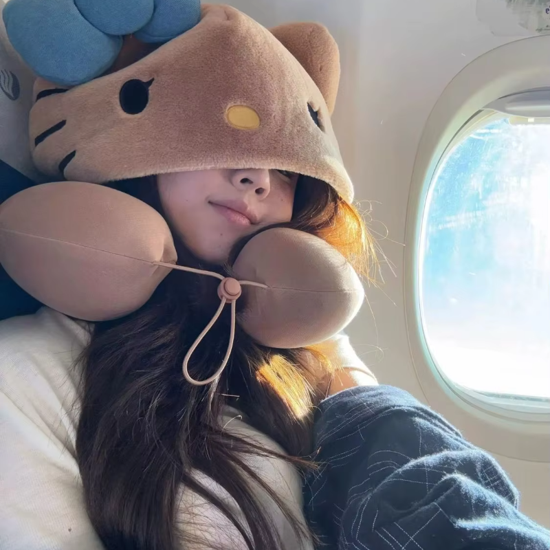 Hello Kitty Hooded Pillow Neck - Travel Accessories Japan のレビューと価格
