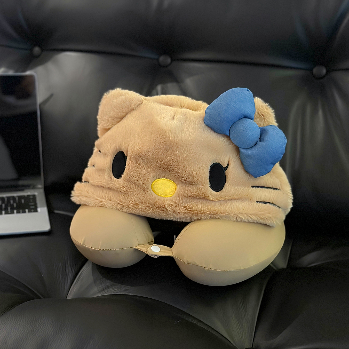 Hello Kitty Hooded Pillow Neck - Travel Accessories Japan のレビューと価格