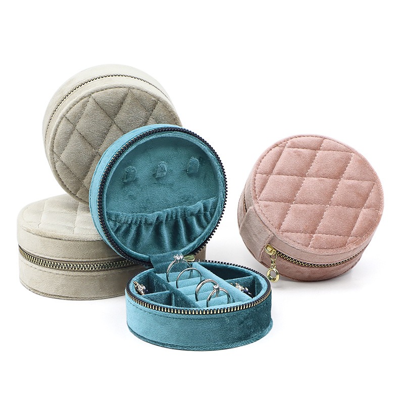 Round Diamond Velvet Travel Je - Travel Accessories Display のレビューと価格