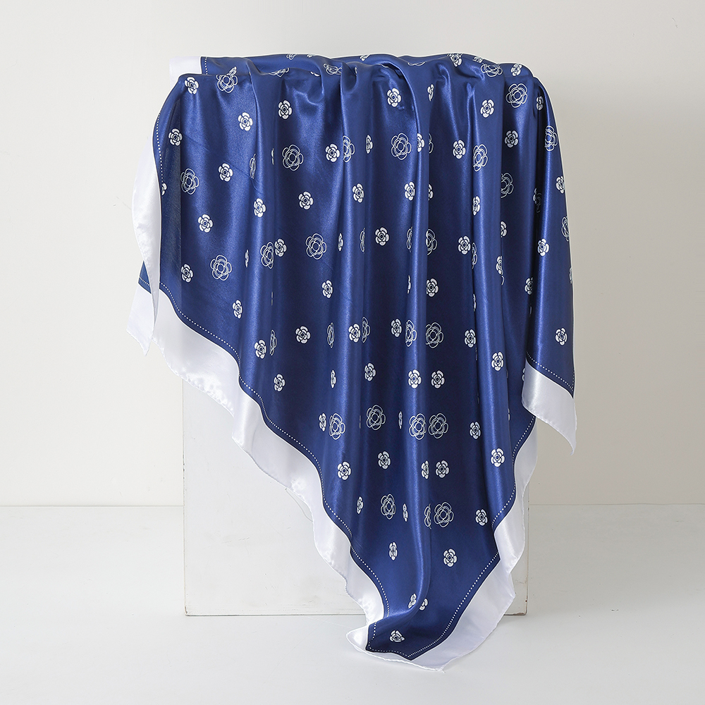 Luxury Print Square Scarf Simu - Travel Accessories Neck のレビューと価格