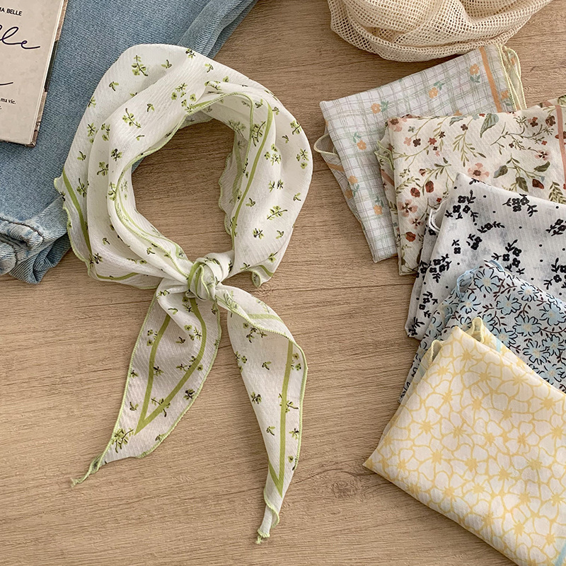 Lightweight Artistic Small Flo - Travel Accessories Neck のレビューと価格