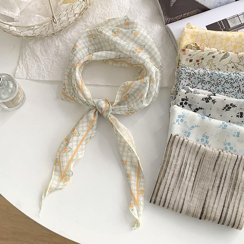 Lightweight Artistic Small Flo - Travel Accessories Neck のレビューと価格