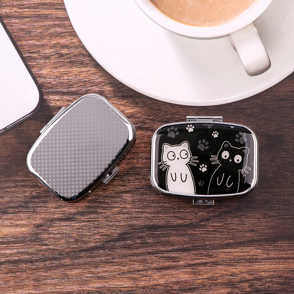 Cartoon Black And White Cat Tr - Travel Accessories Organizer Case のレビューと価格