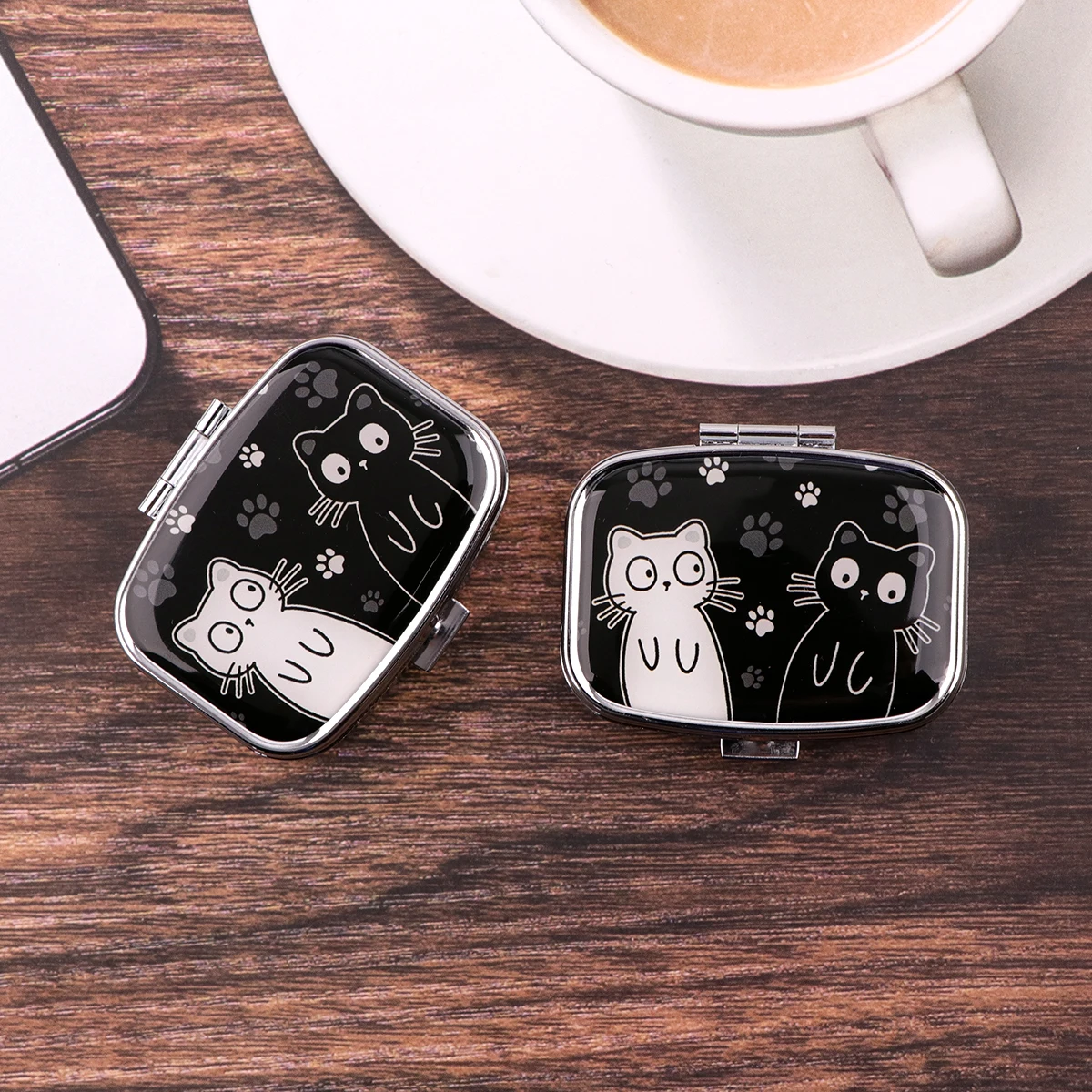 Cartoon Black And White Cat Tr - Travel Accessories Organizer Case のレビューと価格
