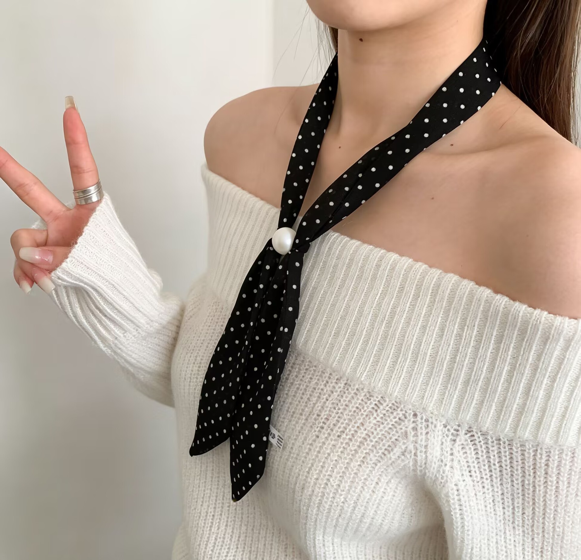 Pearl Buckle Twilly Scarf Wome - Travel Accessories Neck のレビューと価格