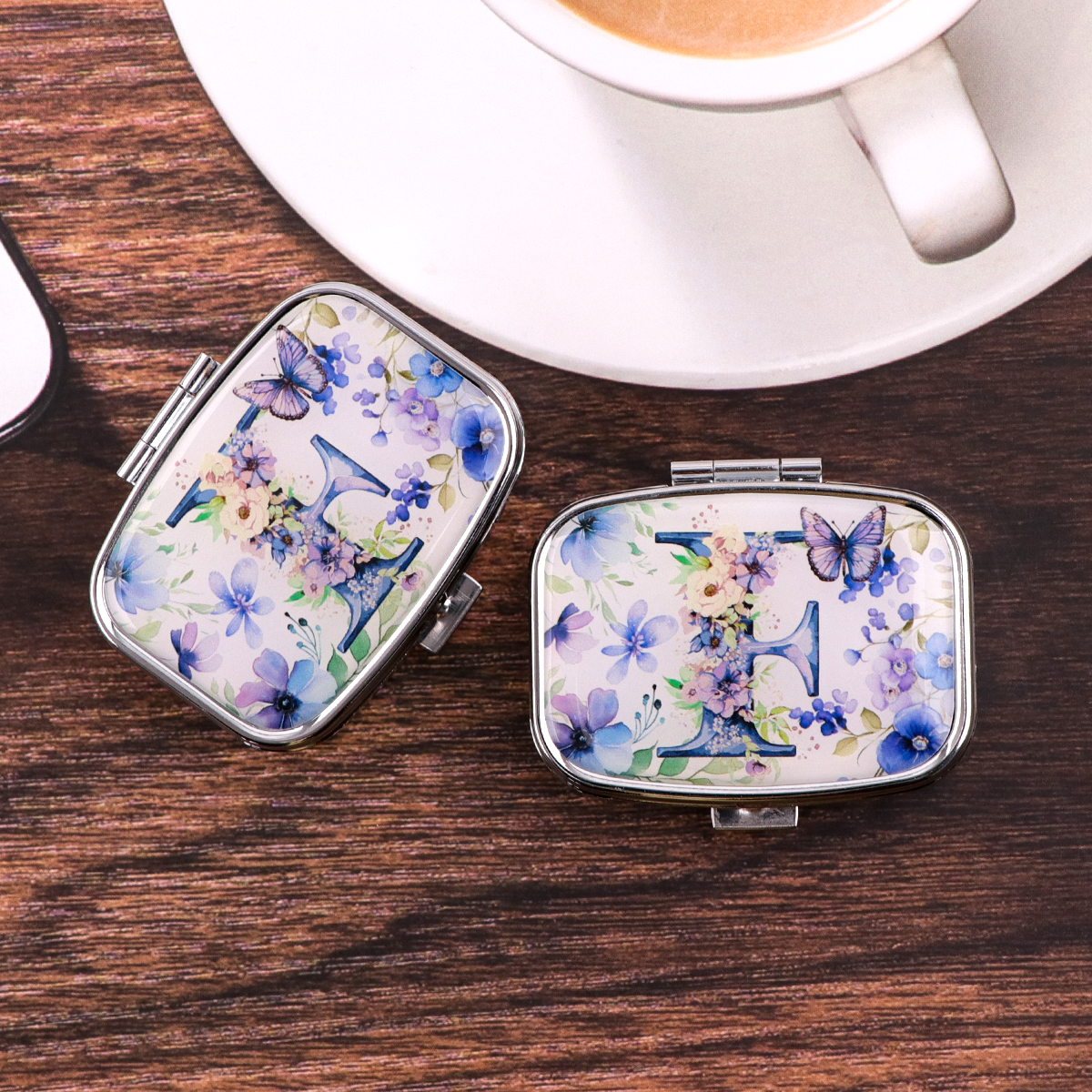 English Letter Pill Boxes Flow - Travel Accessories Japan のレビューと価格