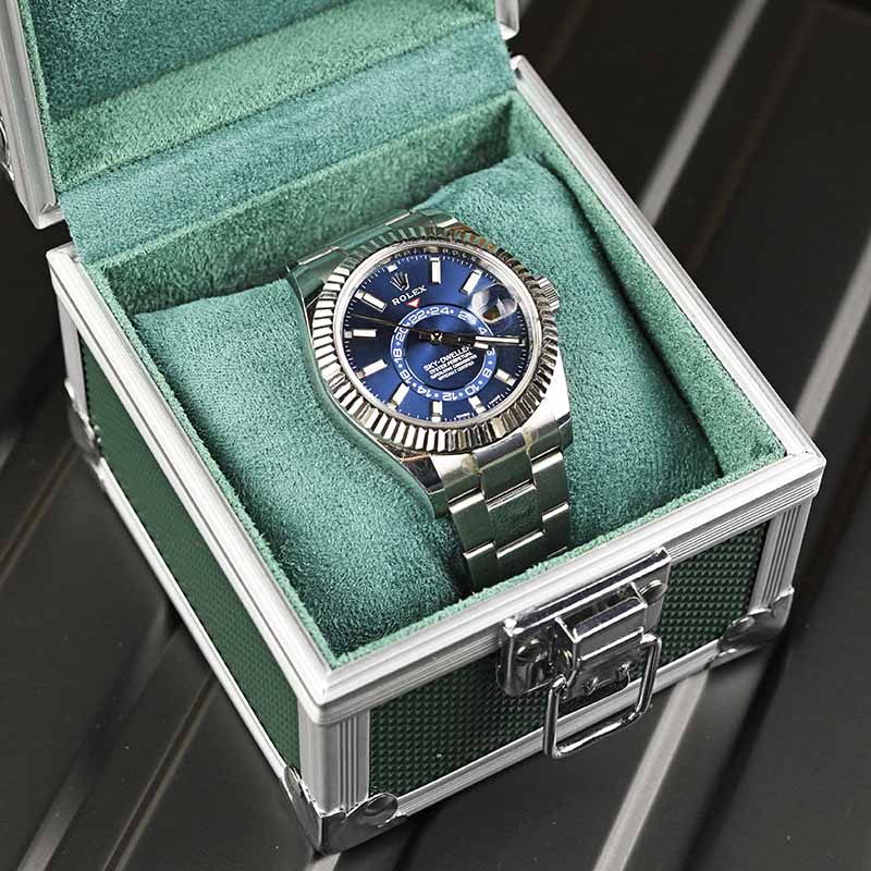 Portable Aluminum Watch Boxes  - Travel Accessories Display のレビューと価格